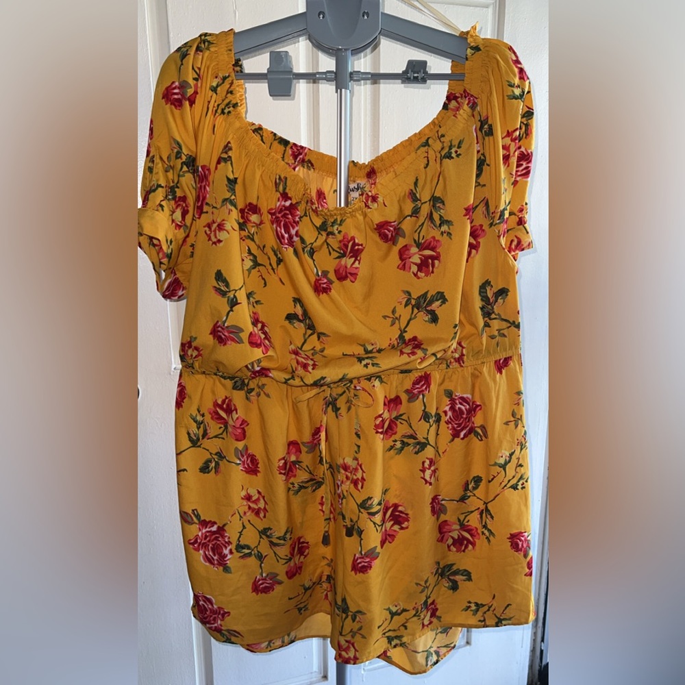 Floral Yellow Short Jumpsuit - Picture 5 of 9